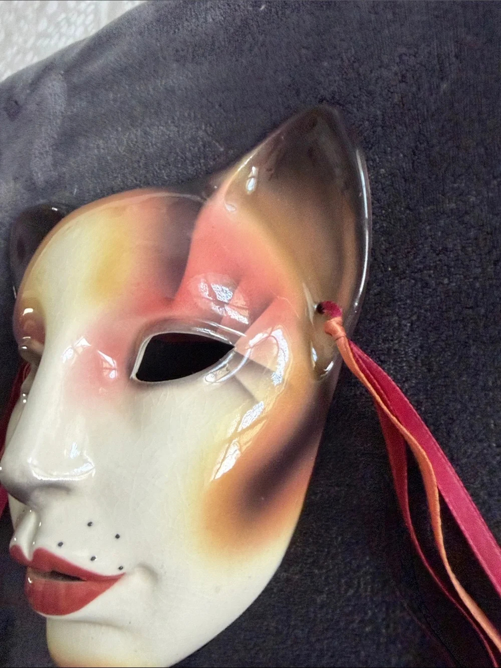 Vintage 1988 Hand-Painted Ceramic Cat Mask in Peach-Pink Gradient by Clay Art